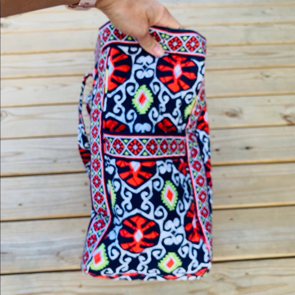 Vera Bradley Get Carried Away Tote NWT - Picture 10 of 11